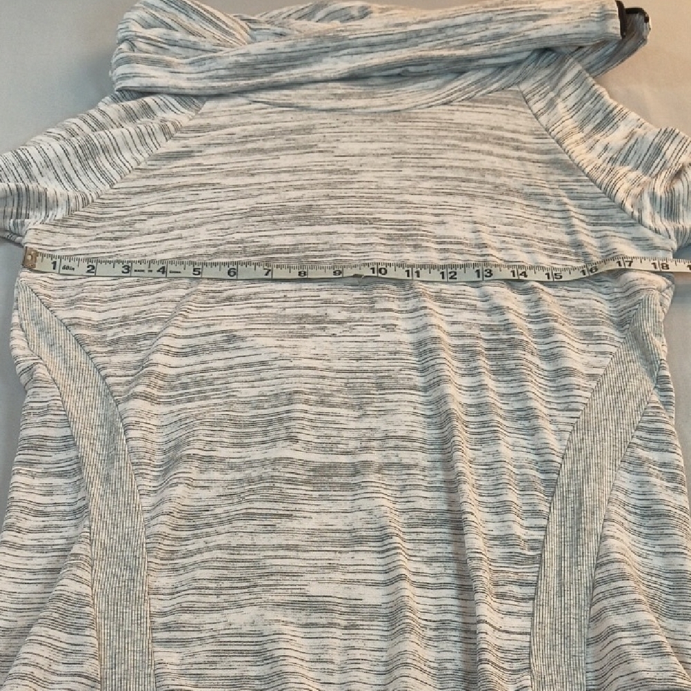 Ink Love And Peace Women's Zip Cowl Neck Gray Long Sleeve Top Size L - Picture 6 of 11